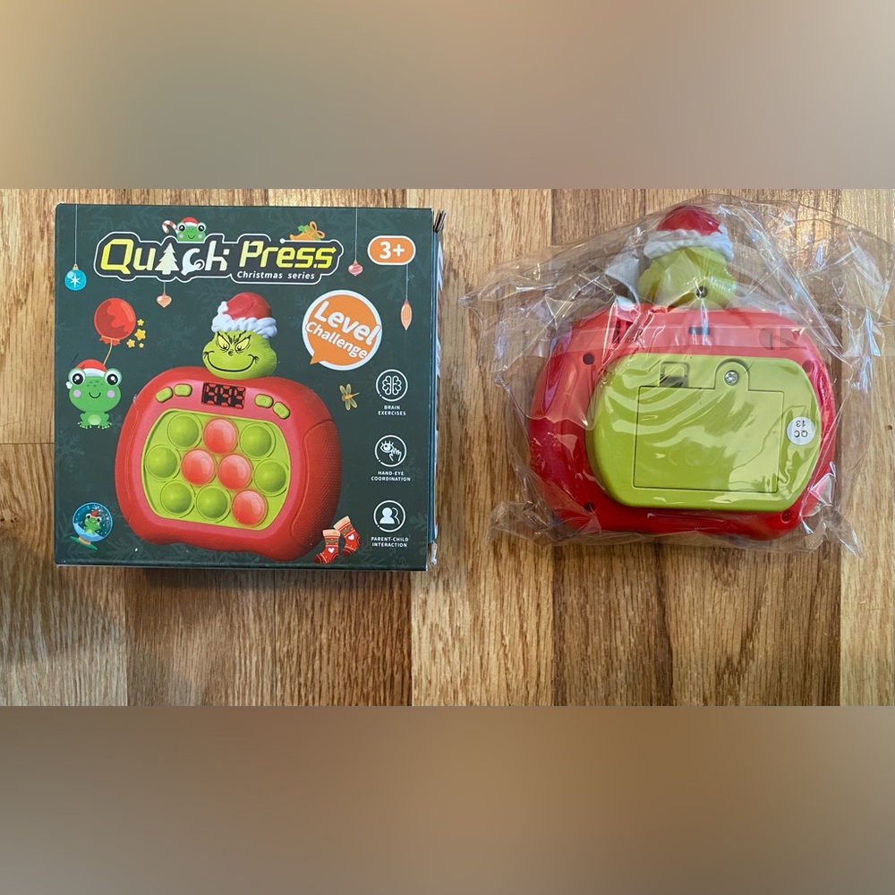 Grinch Themed Quick Press Christmas Grinch Game New In Box - Picture 3 of 7